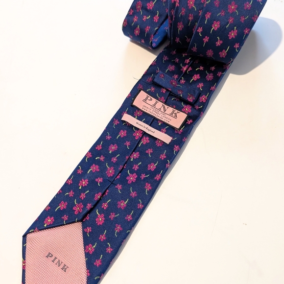 Thomas Pink 100% Silk Luxurious Floral Tie - Picture 6 of 6